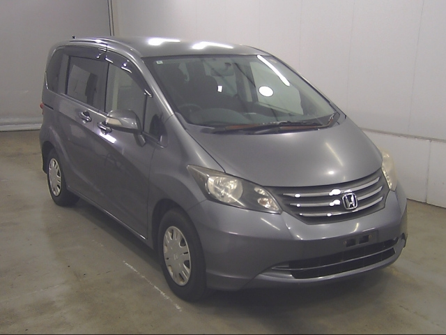 HONDA FREED — фото