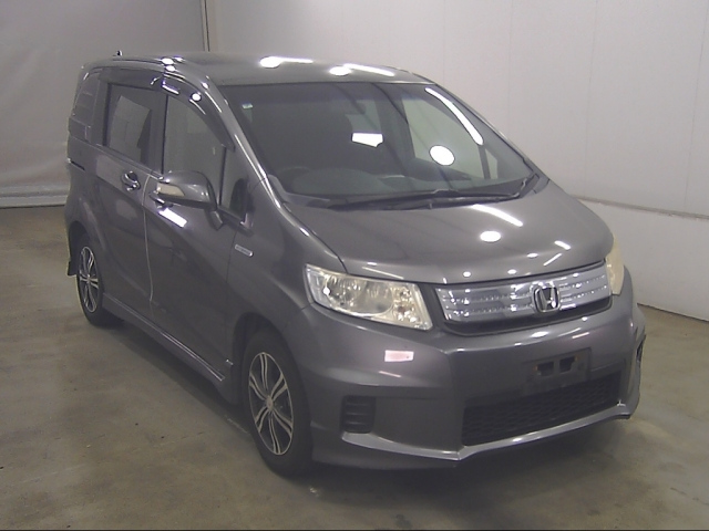 HONDA FREED — фото
