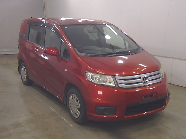 HONDA FREED — фото