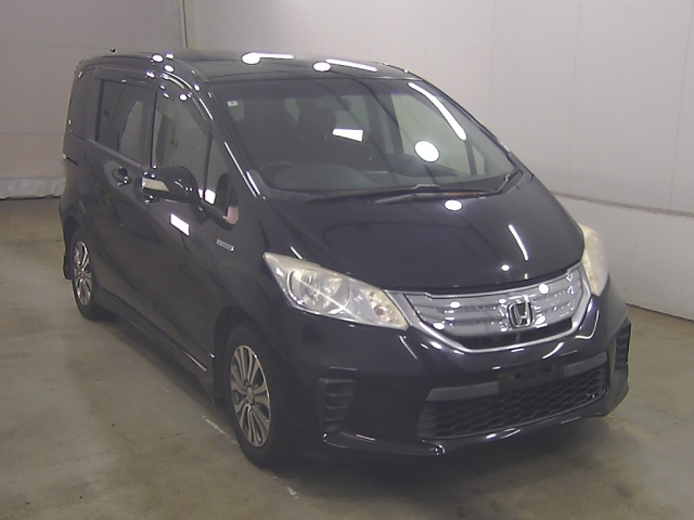 HONDA FREED — фото