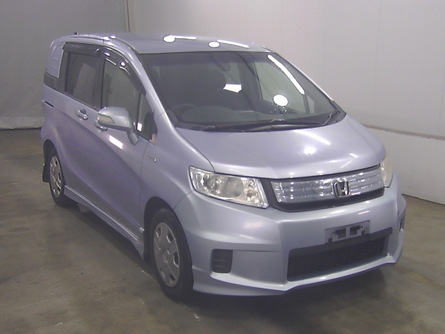 HONDA FREED — фото