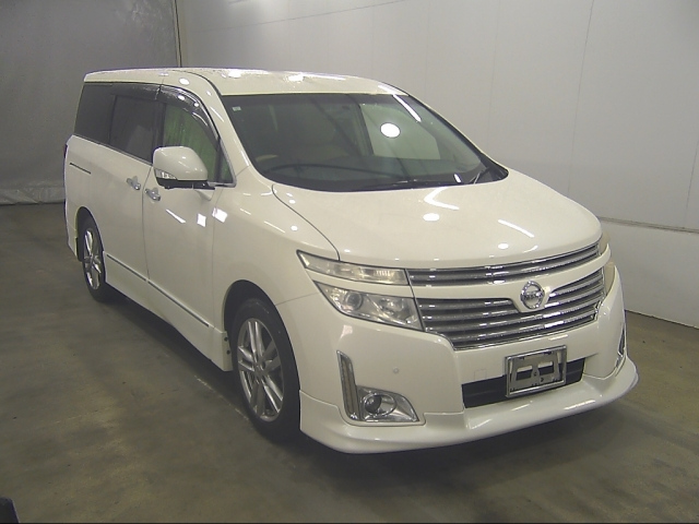 NISSAN ELGRAND