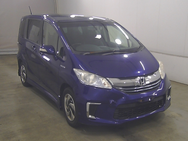 HONDA FREED — фото
