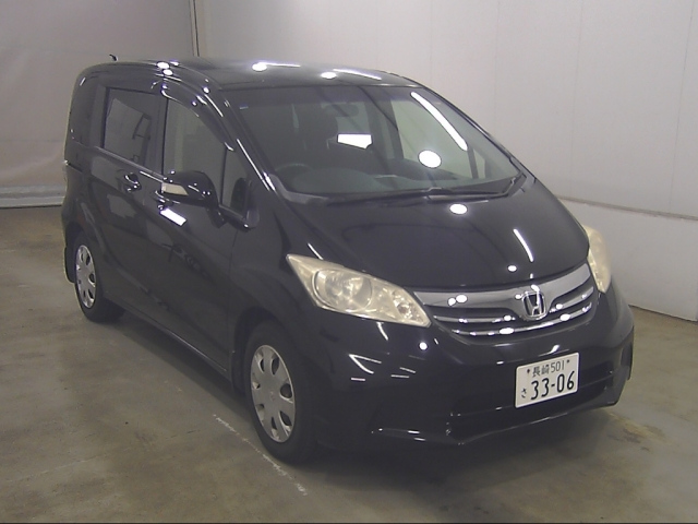 HONDA FREED — фото