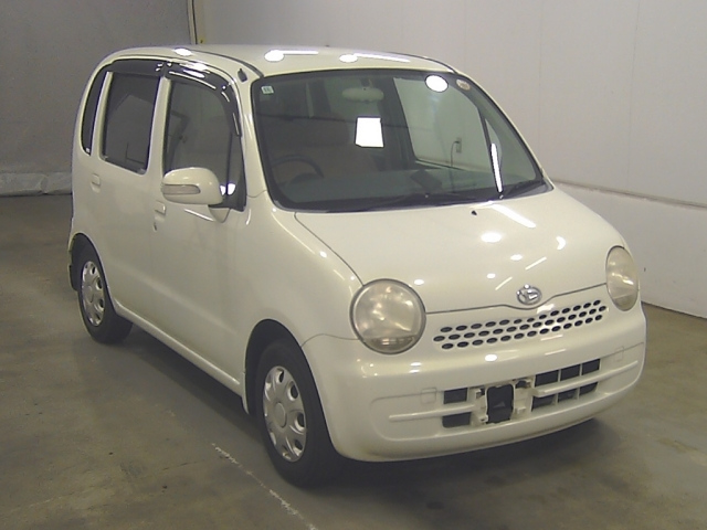 DAIHATSU MOVE LATTE