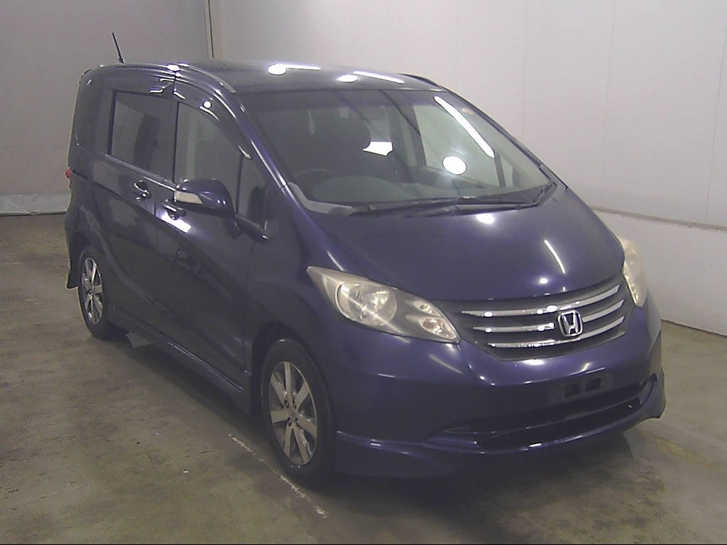 HONDA FREED — фото