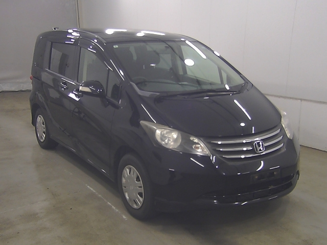 HONDA FREED — фото