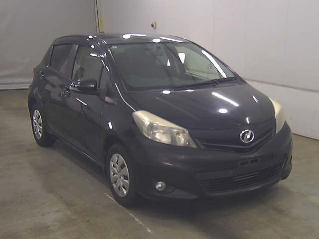 TOYOTA VITZ — фото