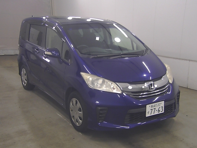 HONDA FREED — фото
