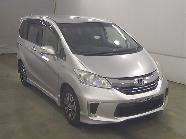 HONDA FREED — фото