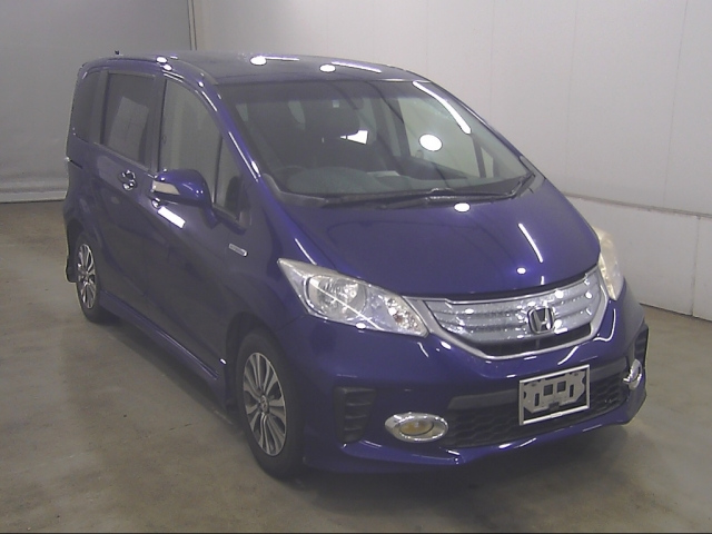 HONDA FREED — фото