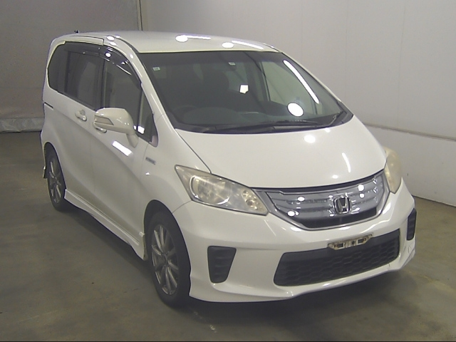HONDA FREED — фото