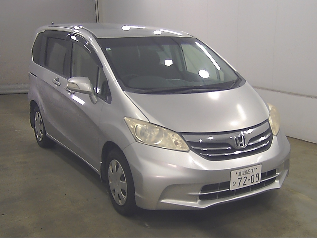 HONDA FREED — фото