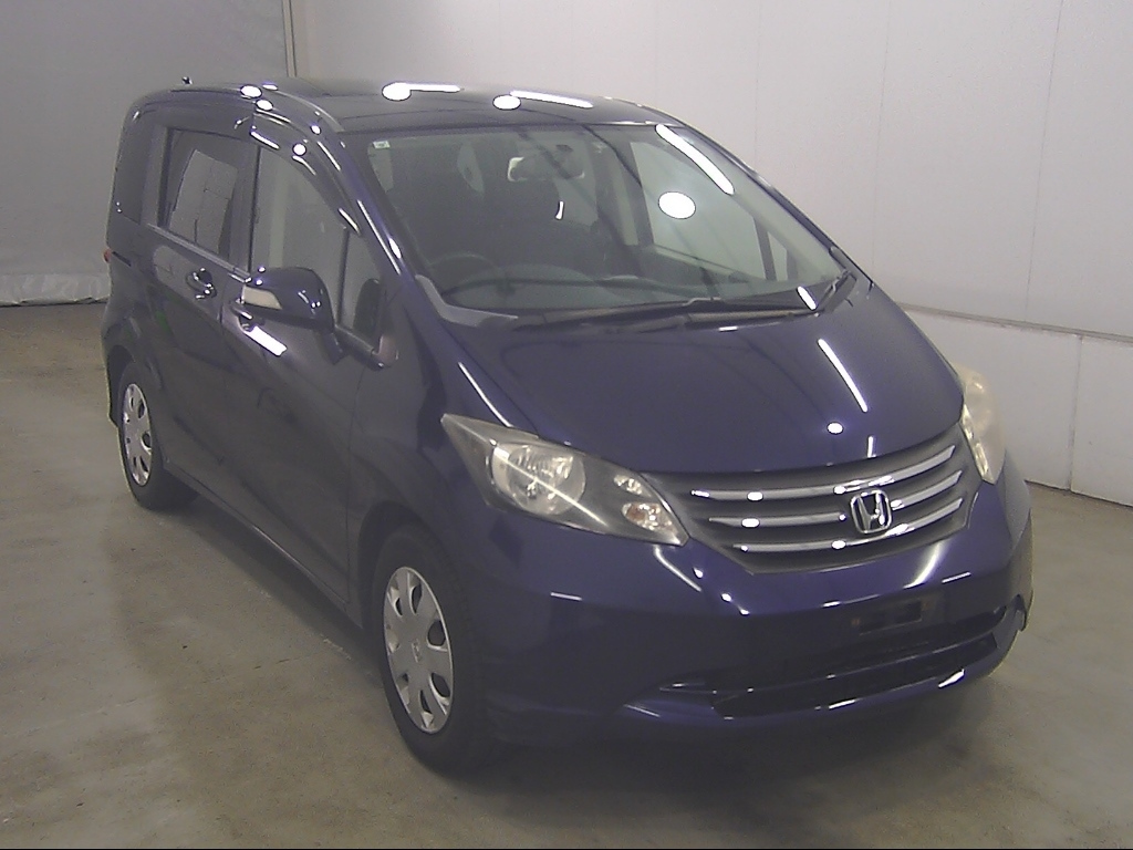 HONDA FREED — фото