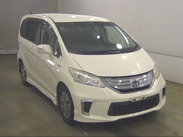 HONDA FREED — фото