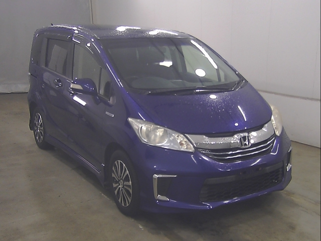 HONDA FREED — фото