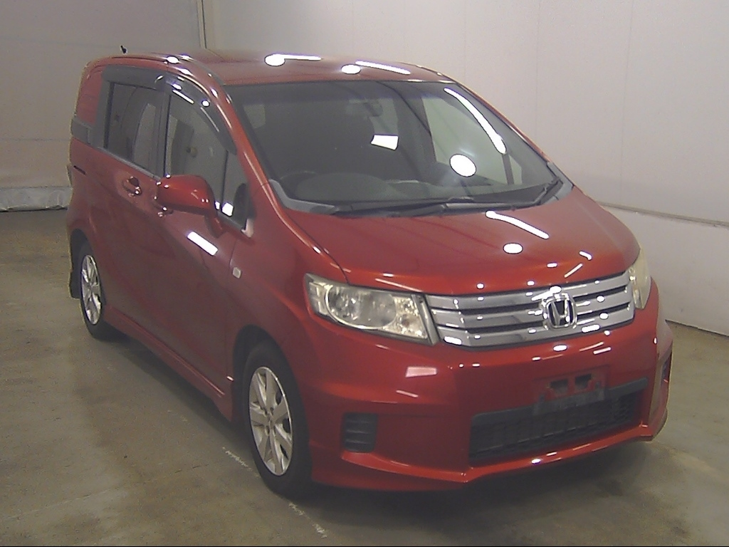HONDA FREED — фото