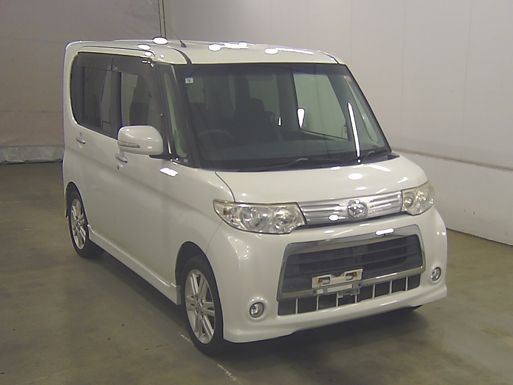 DAIHATSU TANTO — фото