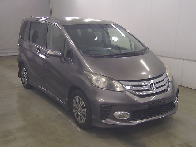 HONDA FREED — фото