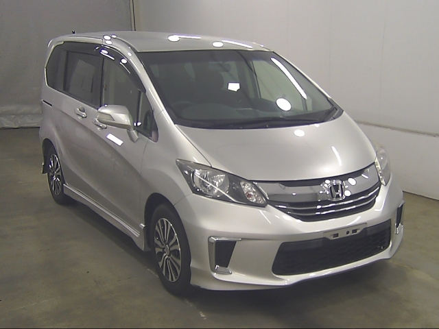 HONDA FREED — фото