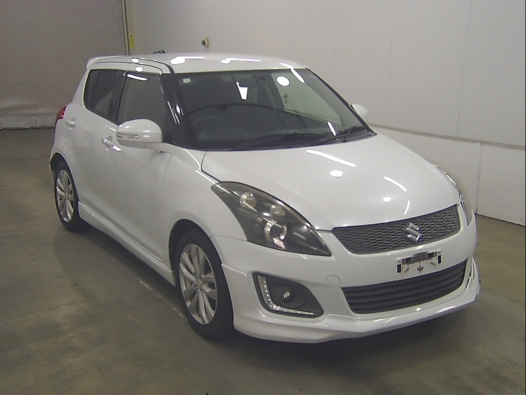 SUZUKI SWIFT — фото