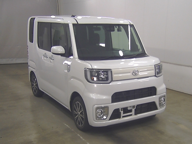 TOYOTA PIXIS — фото