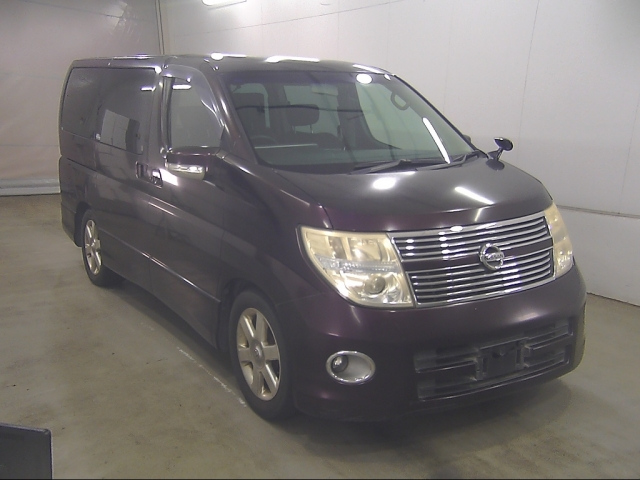NISSAN ELGRAND — фото