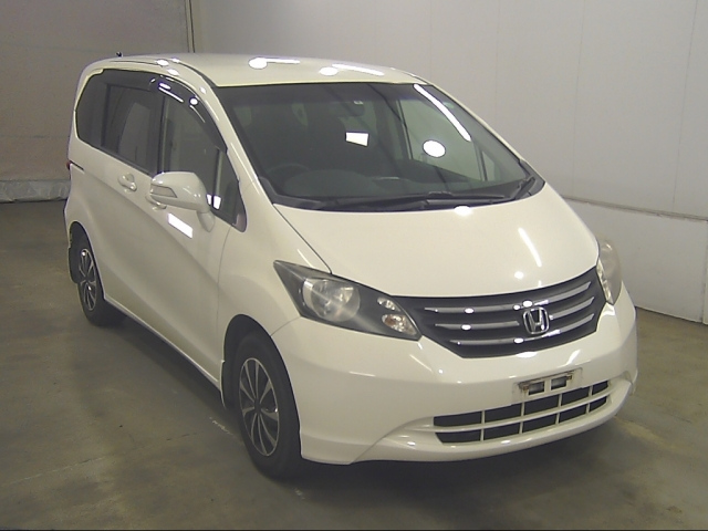 HONDA FREED — фото