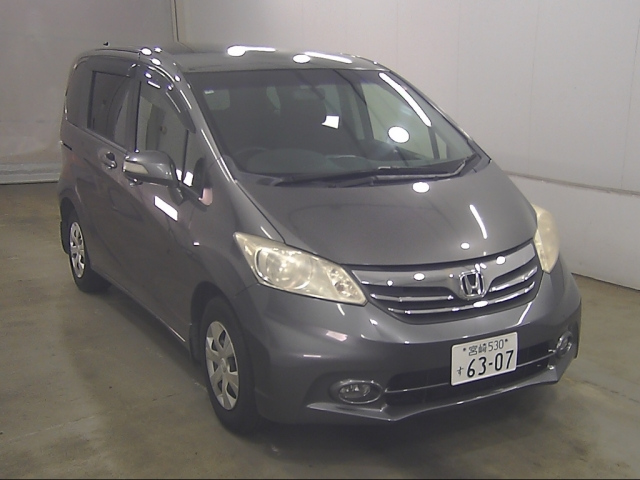 HONDA FREED — фото
