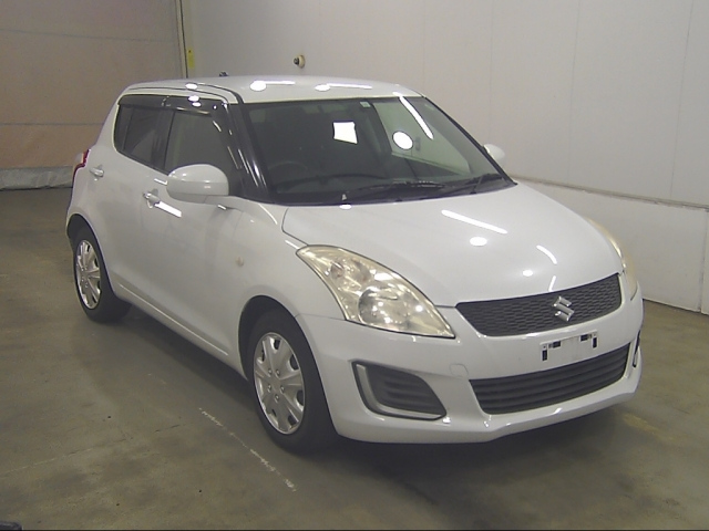 SUZUKI SWIFT — фото