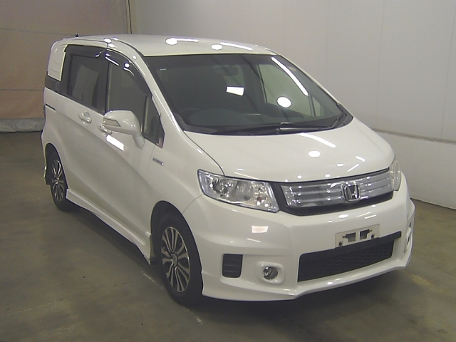 HONDA FREED — фото