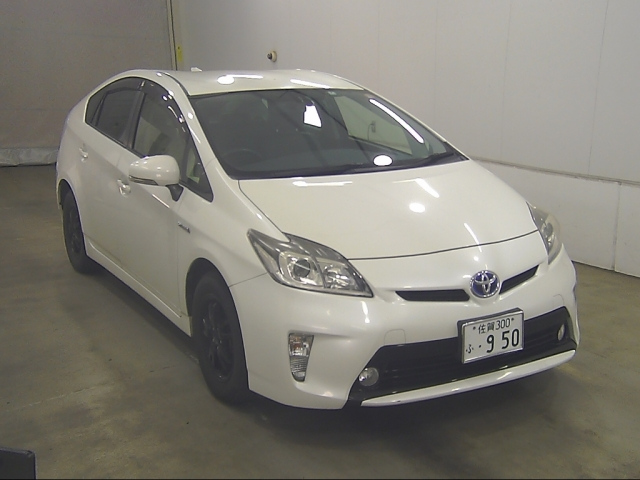TOYOTA PRIUS — фото