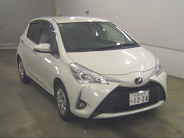 TOYOTA VITZ — фото