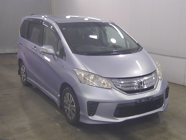 HONDA FREED — фото