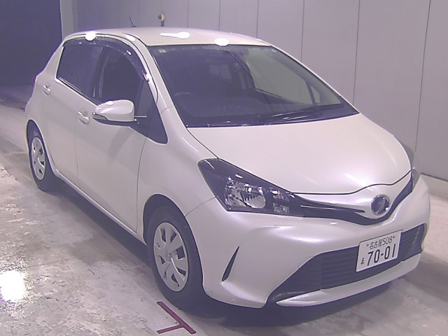 TOYOTA VITZ — фото