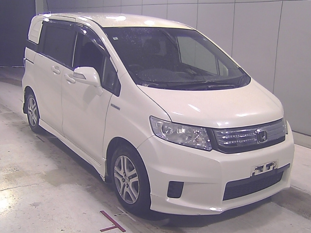 HONDA FREED — фото