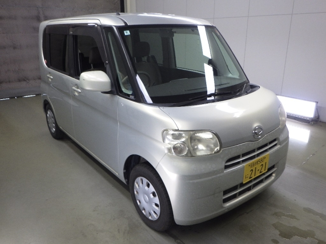 DAIHATSU TANTO — фото