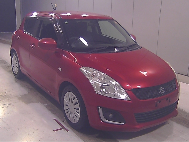 SUZUKI SWIFT — фото