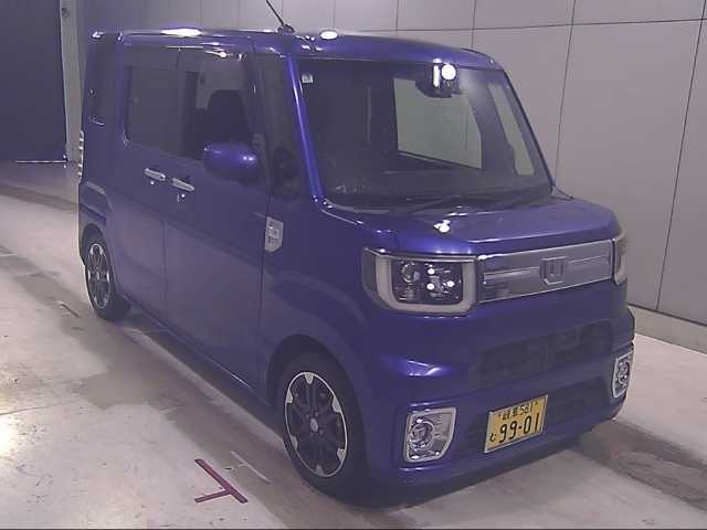 DAIHATSU WAKE