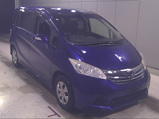 HONDA FREED — фото