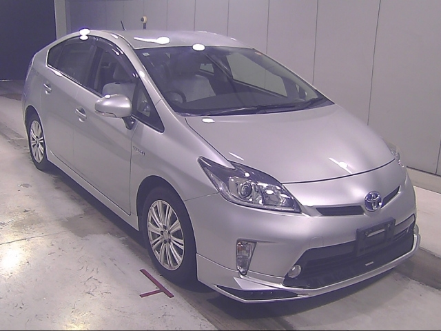 TOYOTA PRIUS — фото