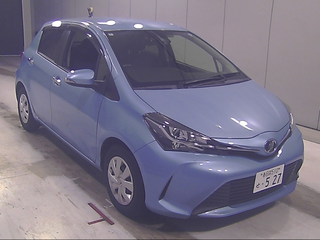 TOYOTA VITZ — фото