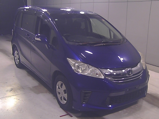 HONDA FREED — фото