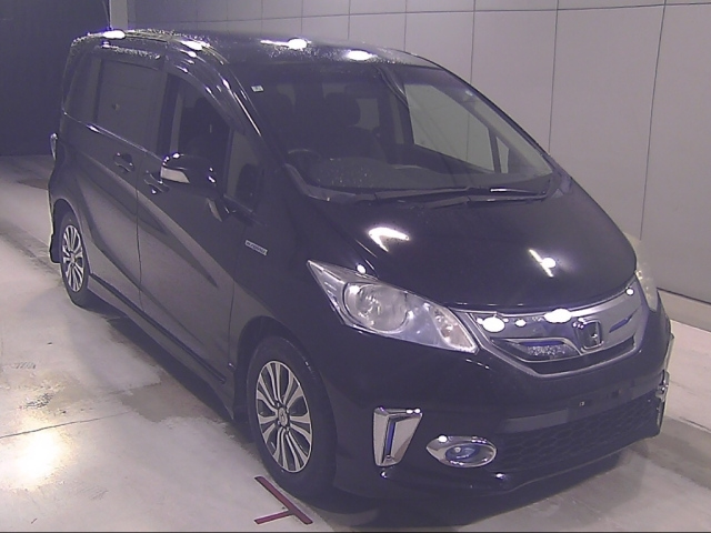HONDA FREED — фото