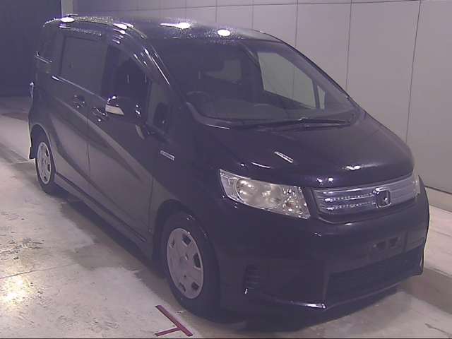 HONDA FREED SPIKE