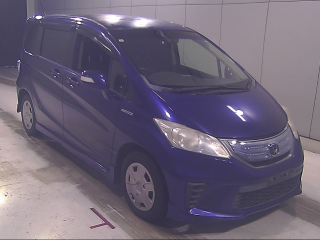 HONDA FREED — фото