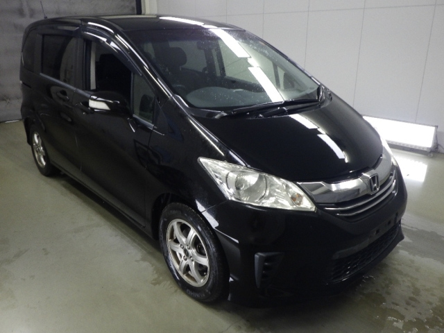 HONDA FREED — фото