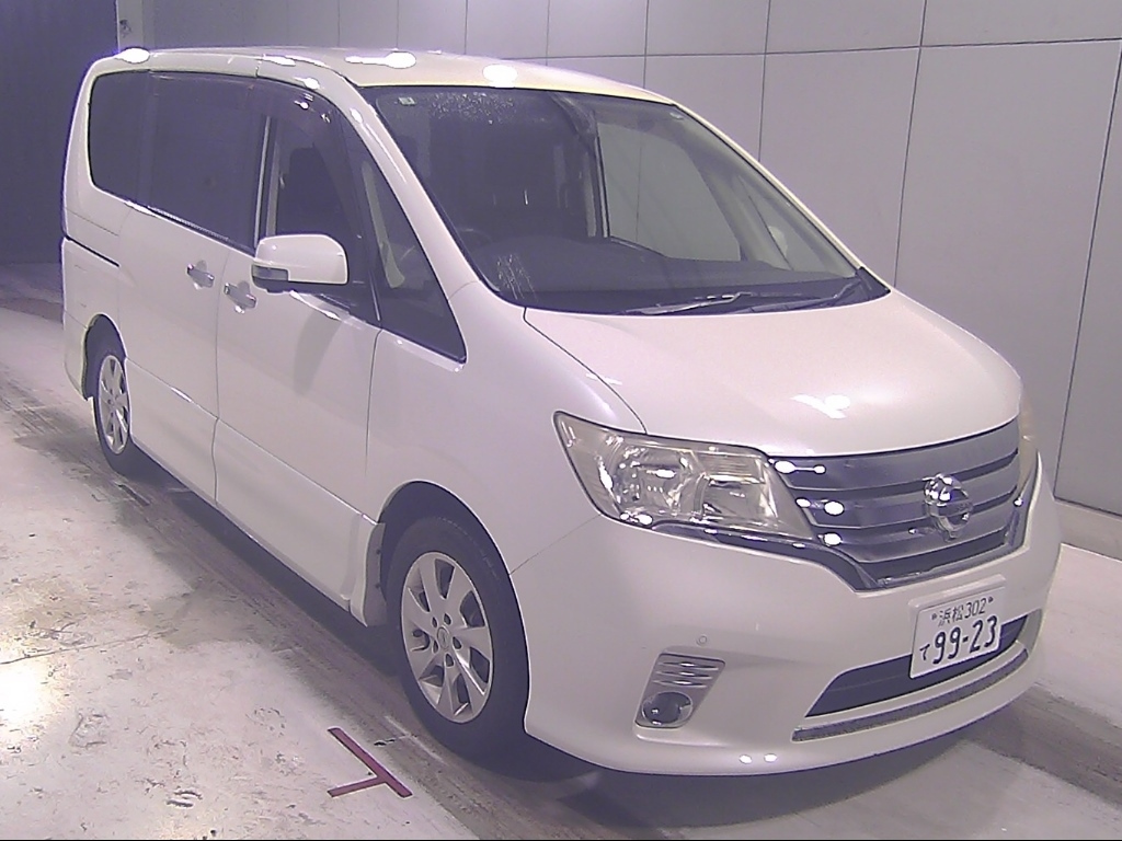 NISSAN SERENA