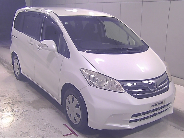 HONDA FREED — фото