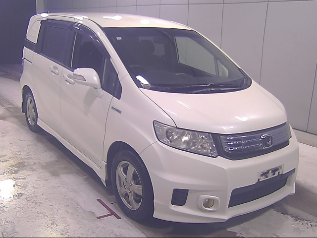 HONDA FREED SPIKE